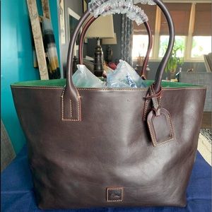 Dooney & Bourke medium Russel bag tmoro